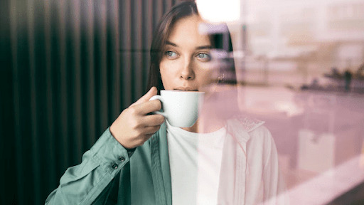 Quais são os efeitos benéficos da cafeína no cérebro